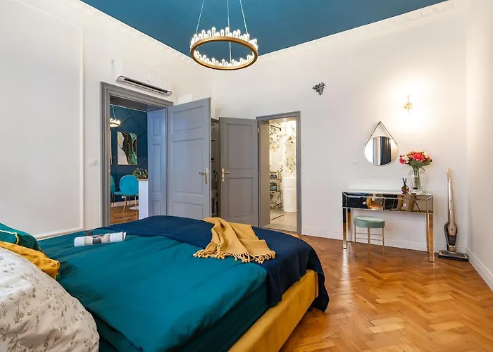 Charles Bridge Suite By Riverside